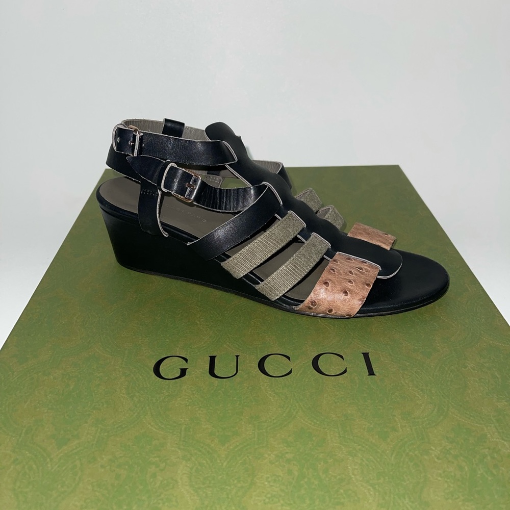 Balenciaga women's ITALY leather (ostrich)sandals! - Picture 4 of 10